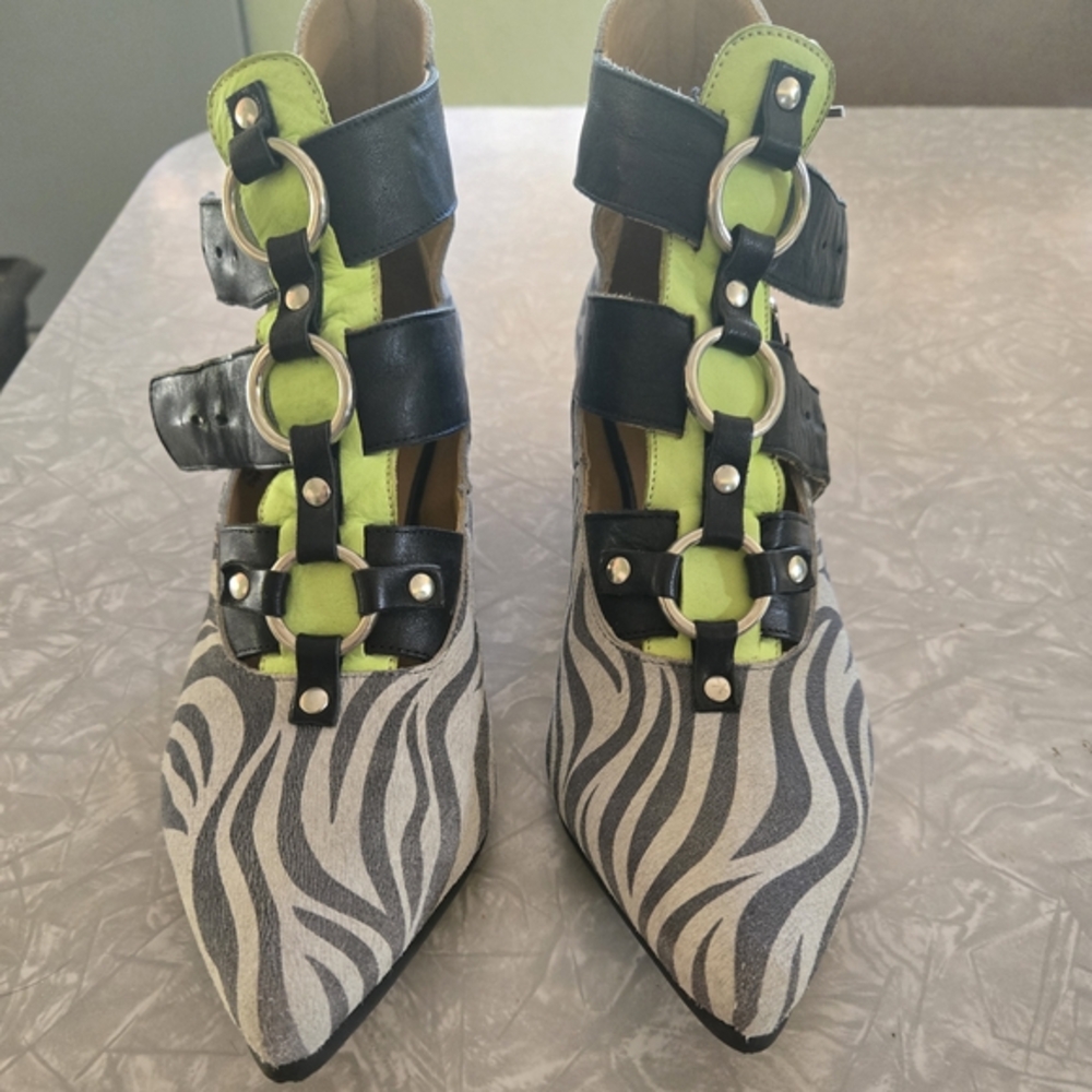 FAST SHIP: Fluevog Tammi Rose size 7.5